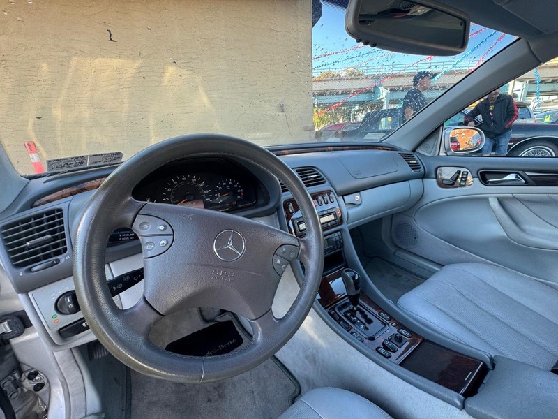 2003 Mercedes Benz CLK 320 photo 2