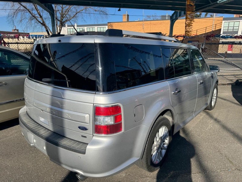Ford Flex Vehicle Full-screen Gallery Image 03