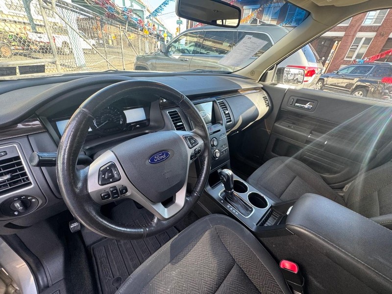 Ford Flex Vehicle Full-screen Gallery Image 04