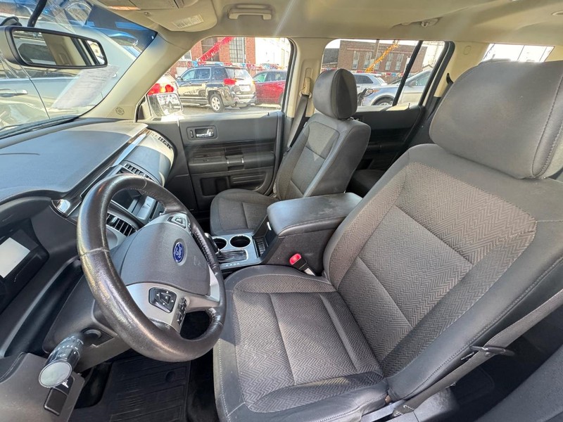 Ford Flex Vehicle Full-screen Gallery Image 05