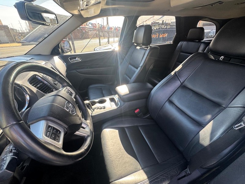 Dodge Durango Vehicle Full-screen Gallery Image 04