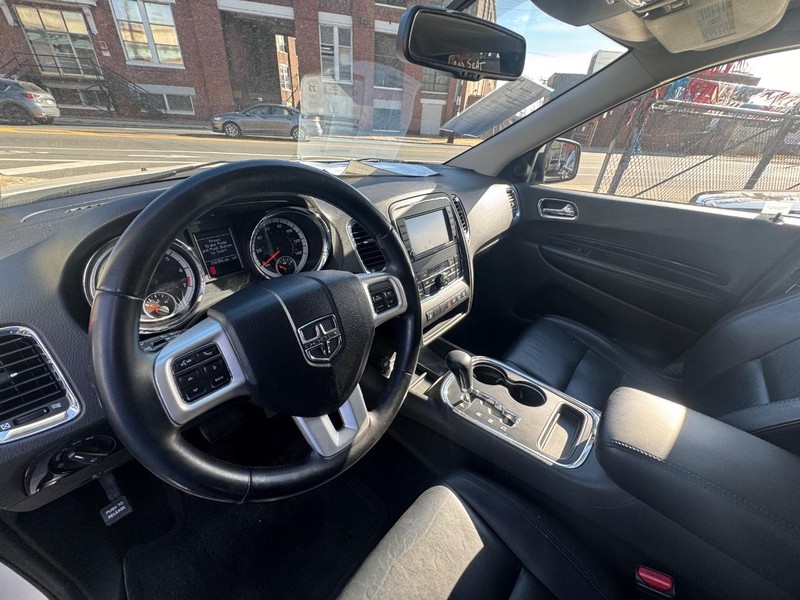 Dodge Durango Vehicle Full-screen Gallery Image 05