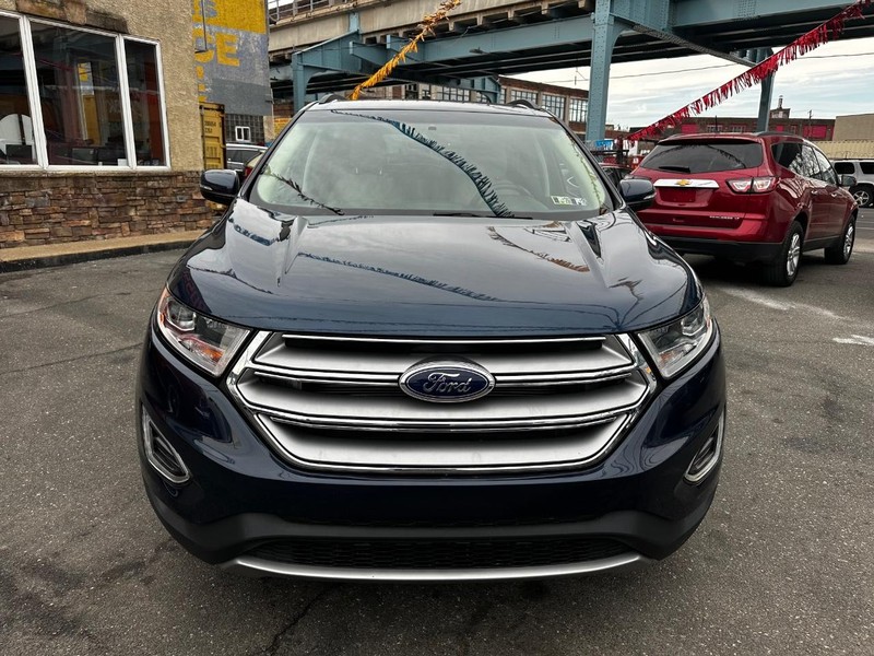 Ford Edge Vehicle Full-screen Gallery Image 06