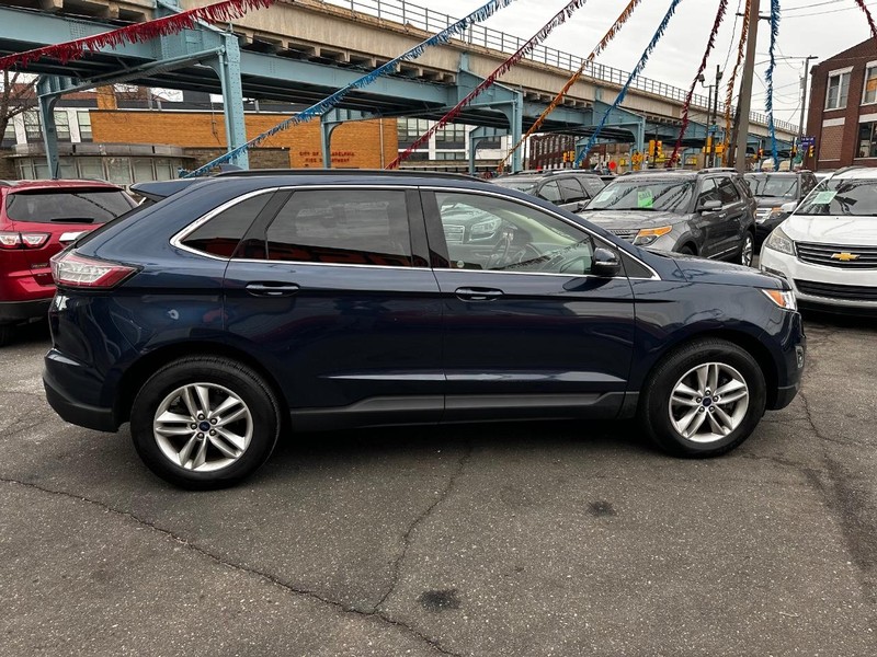 Ford Edge Vehicle Full-screen Gallery Image 07