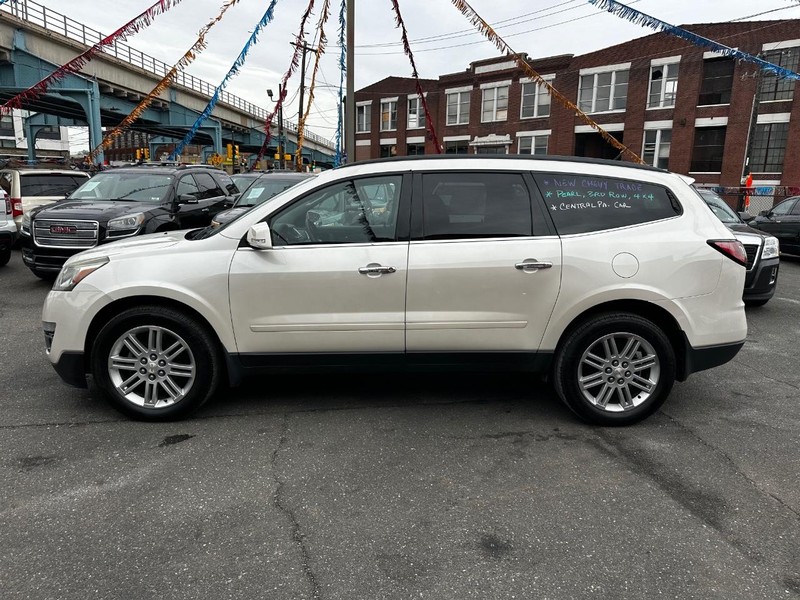 Chevrolet Traverse Vehicle Full-screen Gallery Image 02