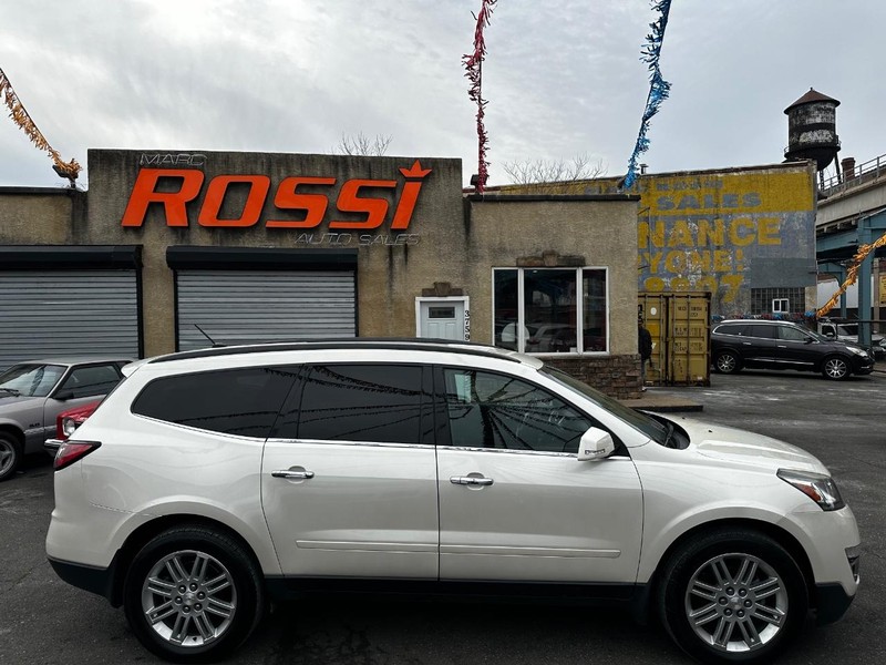 Chevrolet Traverse Vehicle Full-screen Gallery Image 06