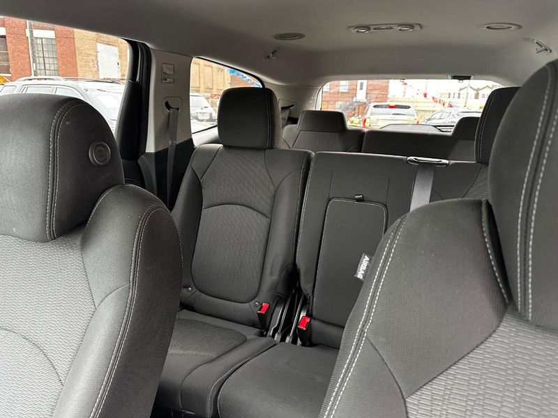 Chevrolet Traverse Vehicle Full-screen Gallery Image 11