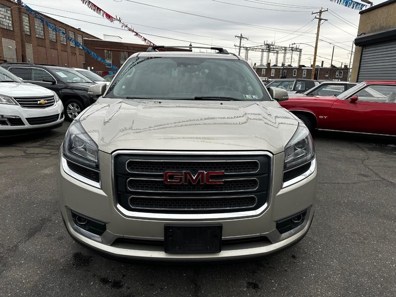 GMC Acadia Vehicle Full-screen Gallery Image 02