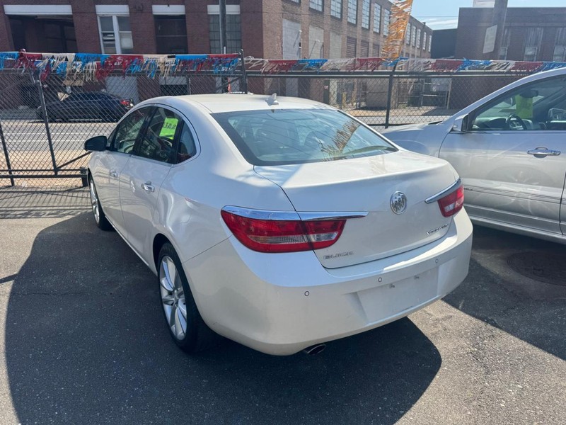 Buick Verano Vehicle Full-screen Gallery Image 02