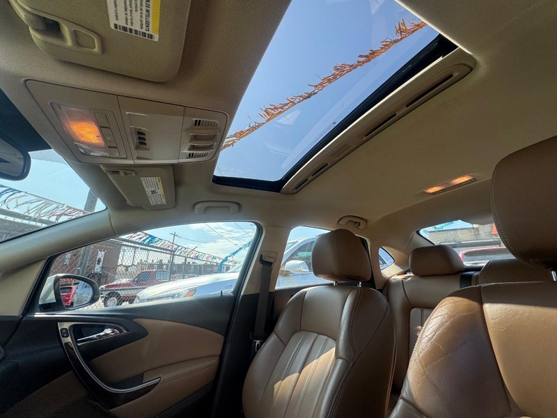 Buick Verano Vehicle Full-screen Gallery Image 07