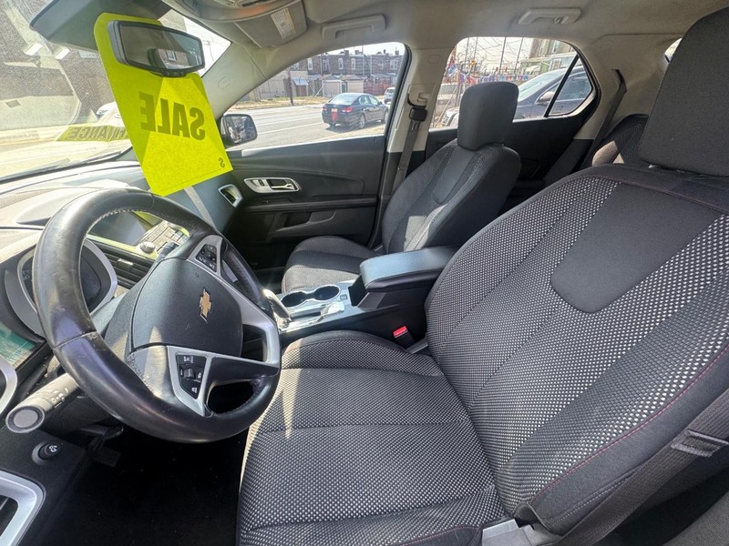 Chevrolet Equinox Vehicle Full-screen Gallery Image 05