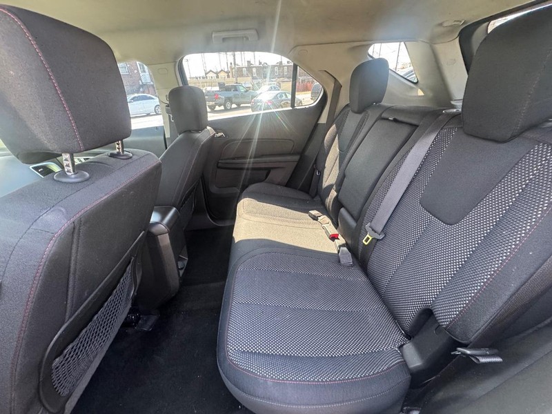 Chevrolet Equinox Vehicle Full-screen Gallery Image 06