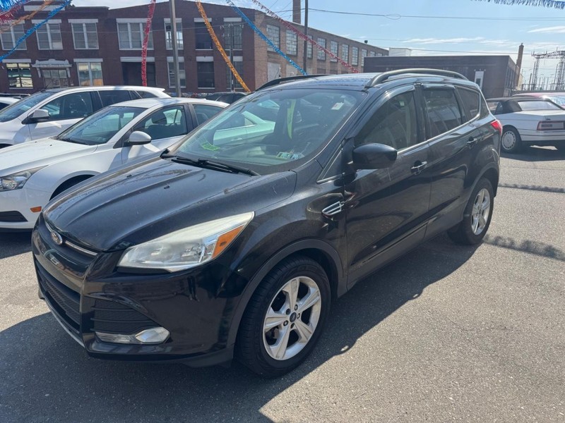 Ford Escape Vehicle Full-screen Gallery Image 02