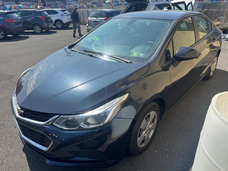 Chevrolet Cruze Vehicle Full-screen Gallery Image 02