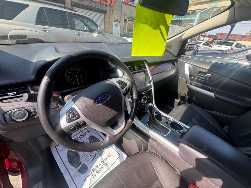 Ford Edge Vehicle Full-screen Gallery Image 05