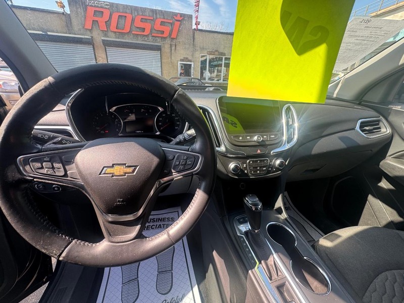 Chevrolet Equinox Vehicle Full-screen Gallery Image 05