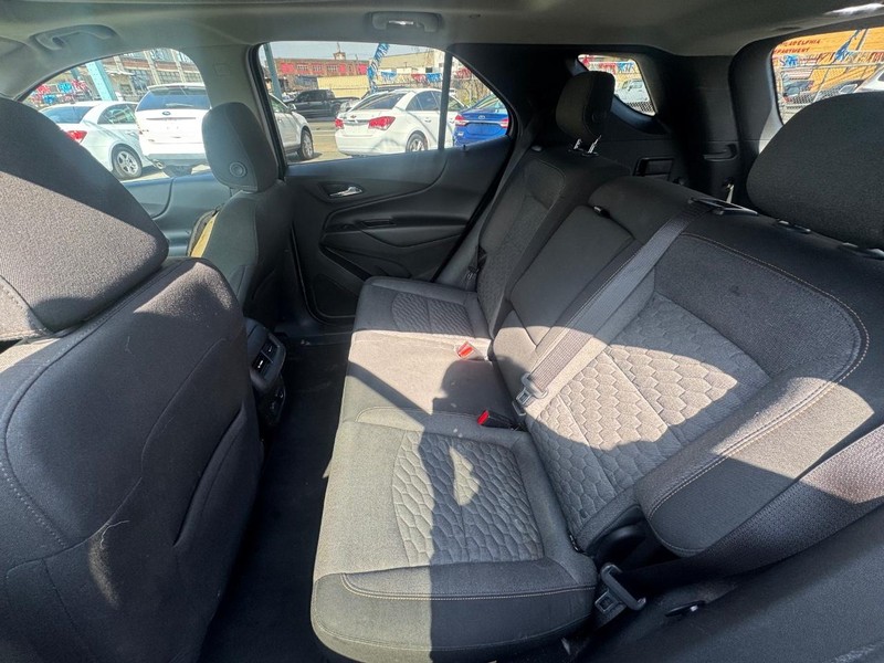 Chevrolet Equinox Vehicle Full-screen Gallery Image 06