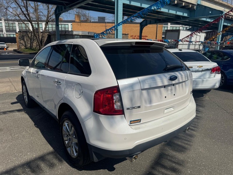 Ford Edge Vehicle Full-screen Gallery Image 07