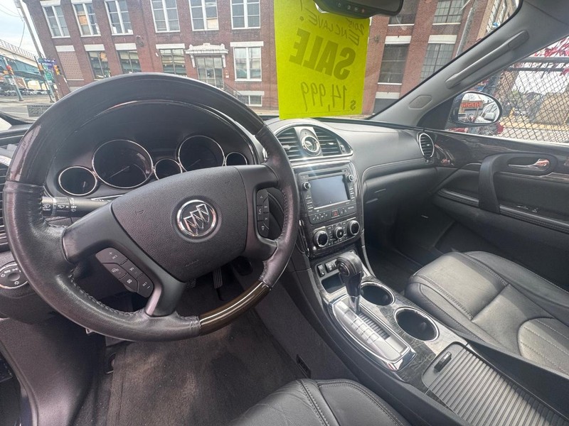 Buick Enclave Vehicle Full-screen Gallery Image 05