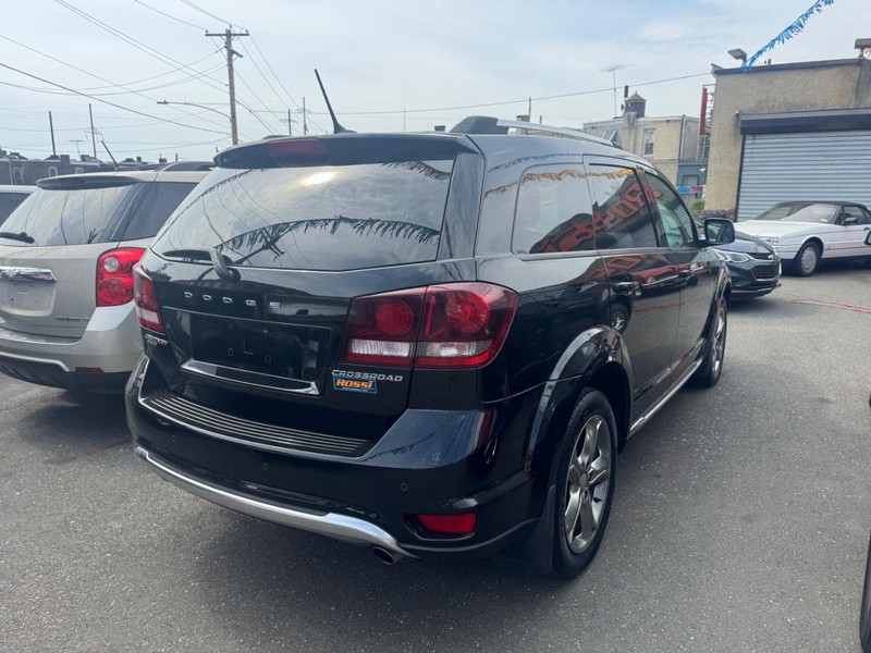 Dodge Journey Vehicle Full-screen Gallery Image 03