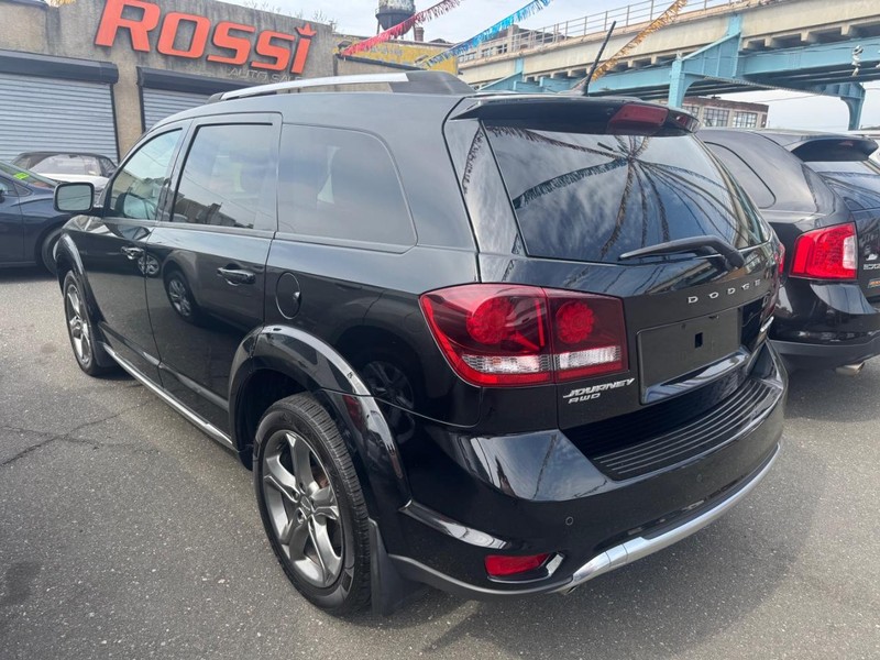 Dodge Journey Vehicle Full-screen Gallery Image 04