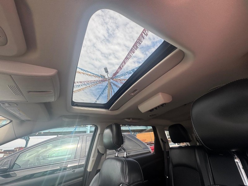 Dodge Journey Vehicle Full-screen Gallery Image 06