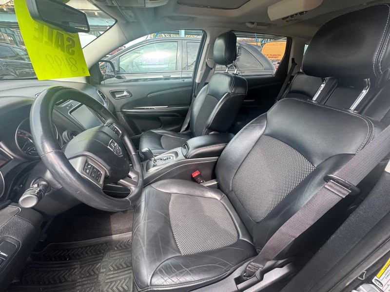 Dodge Journey Vehicle Full-screen Gallery Image 07