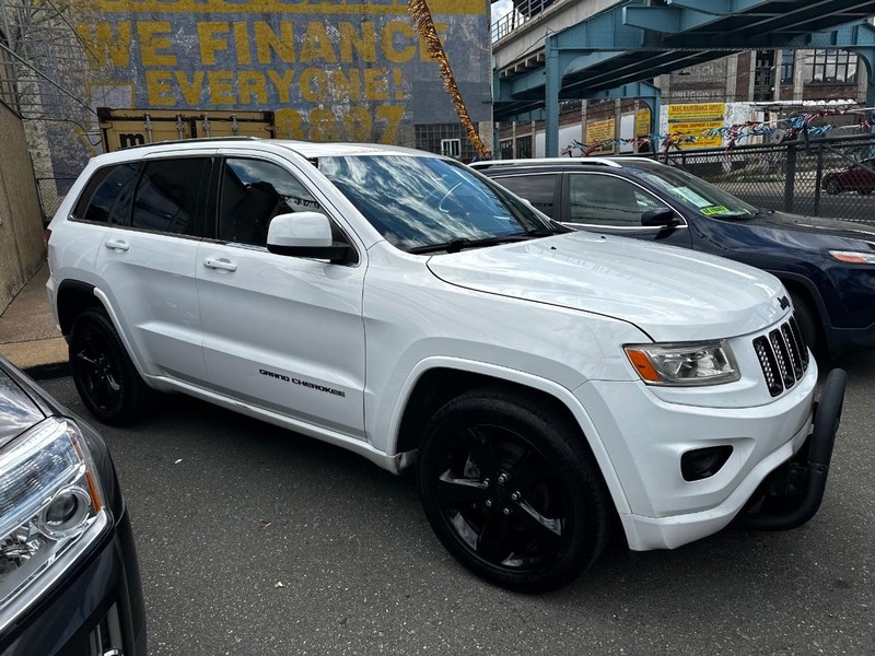 Jeep Grand Cherokee Vehicle Full-screen Gallery Image 02