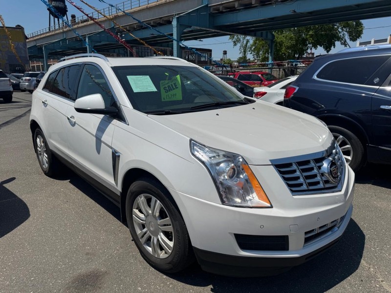 Cadillac SRX Vehicle Full-screen Gallery Image 02