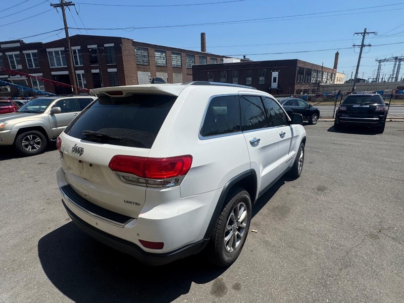 Jeep Grand Cherokee Vehicle Full-screen Gallery Image 02