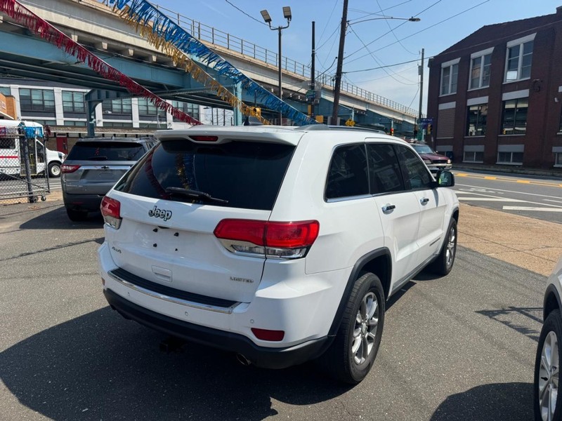 Jeep Grand Cherokee Vehicle Full-screen Gallery Image 03