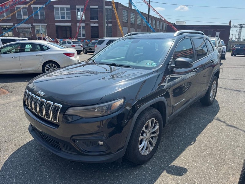 Jeep Cherokee Vehicle Full-screen Gallery Image 02