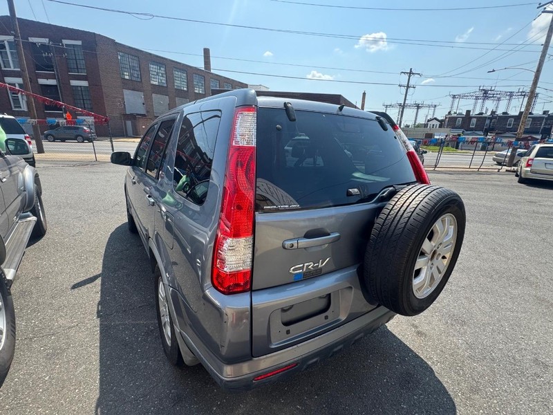Honda CR-V Vehicle Full-screen Gallery Image 03