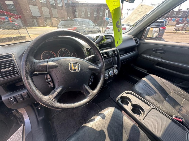 Honda CR-V Vehicle Full-screen Gallery Image 05
