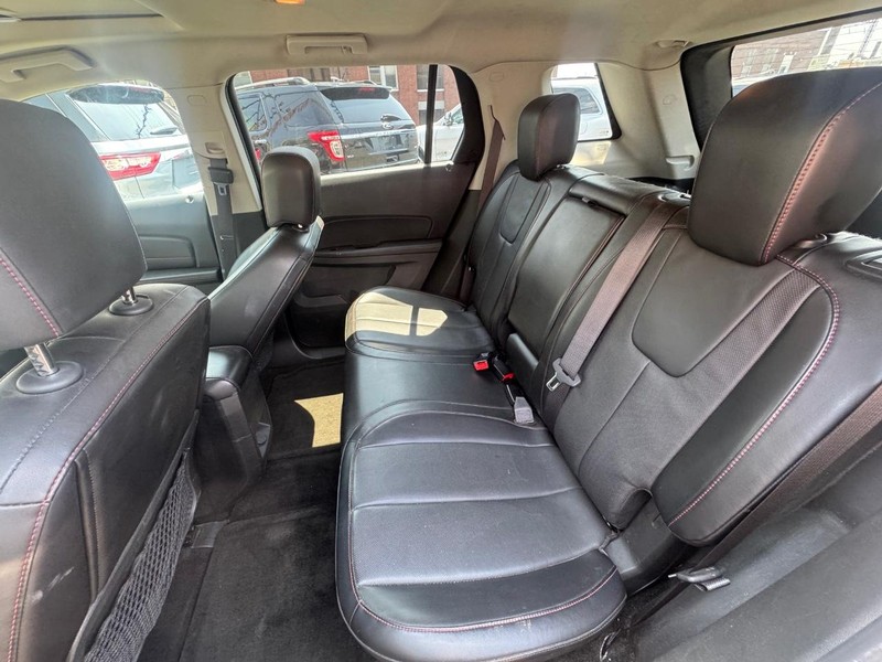 GMC Terrain Vehicle Full-screen Gallery Image 06