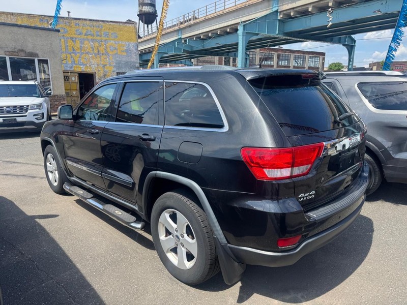 Jeep Grand Cherokee Vehicle Full-screen Gallery Image 04