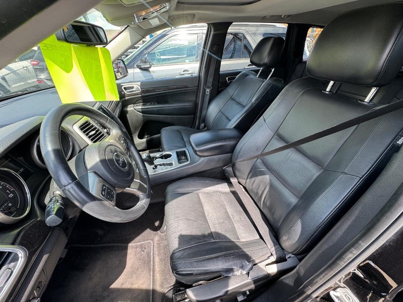 Jeep Grand Cherokee Vehicle Full-screen Gallery Image 05