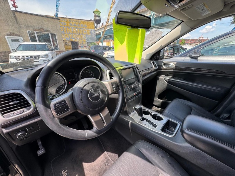 Jeep Grand Cherokee Vehicle Full-screen Gallery Image 06