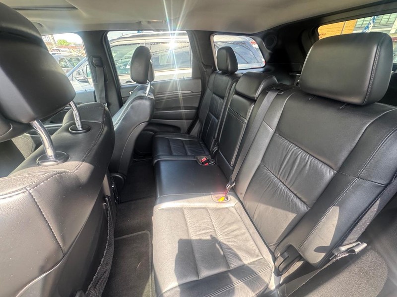 Jeep Grand Cherokee Vehicle Full-screen Gallery Image 07