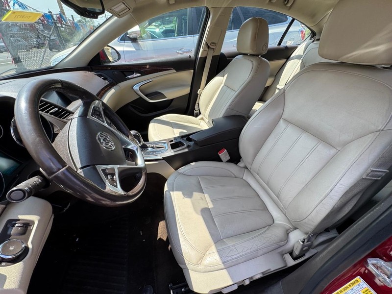 Buick Regal Vehicle Full-screen Gallery Image 04