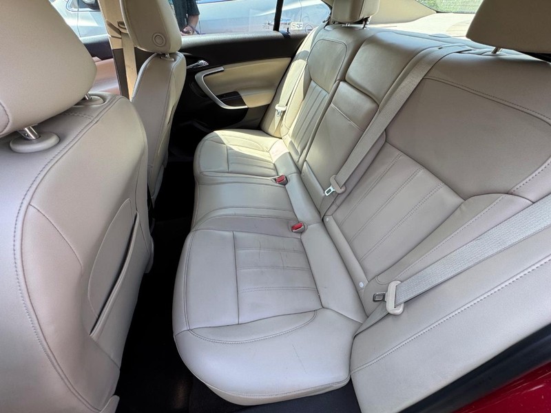 Buick Regal Vehicle Full-screen Gallery Image 06