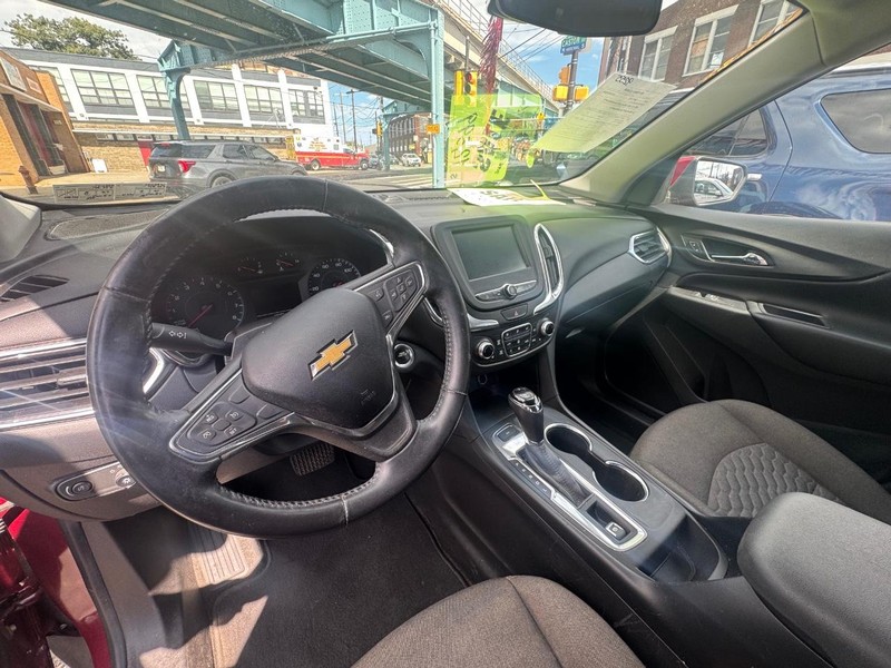 Chevrolet Equinox Vehicle Full-screen Gallery Image 03