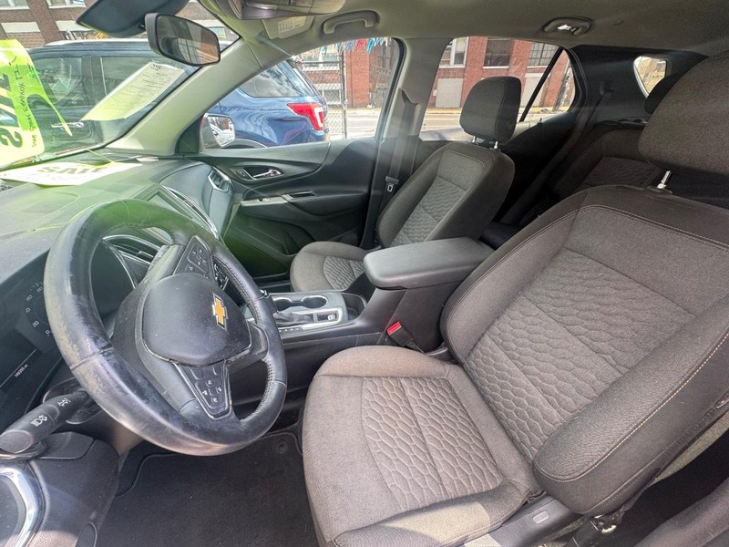 Chevrolet Equinox Vehicle Full-screen Gallery Image 07