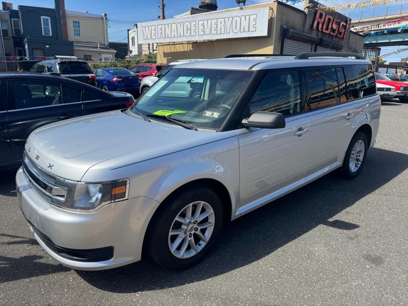 Ford Flex Vehicle Full-screen Gallery Image 02