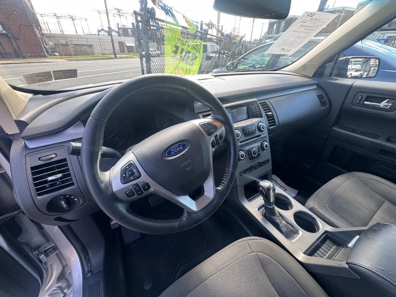 Ford Flex Vehicle Full-screen Gallery Image 03
