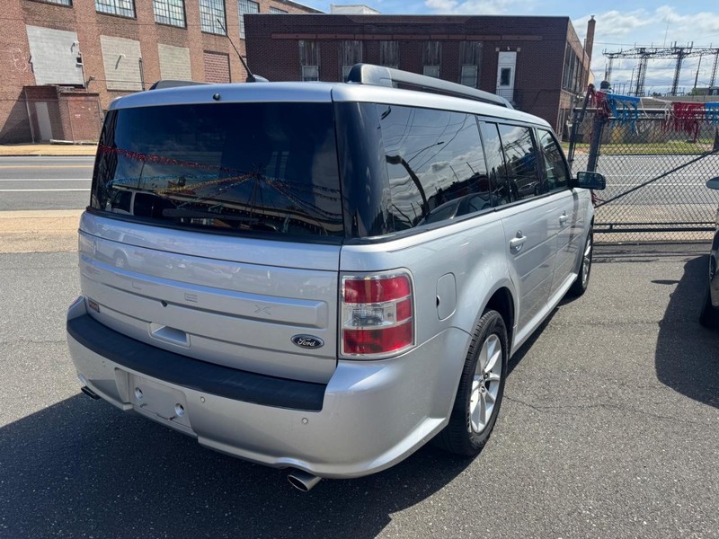 Ford Flex Vehicle Full-screen Gallery Image 04