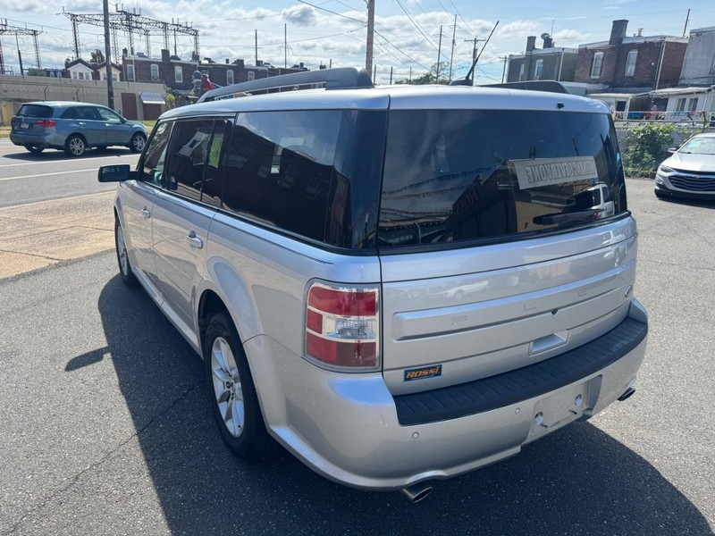 Ford Flex Vehicle Full-screen Gallery Image 05