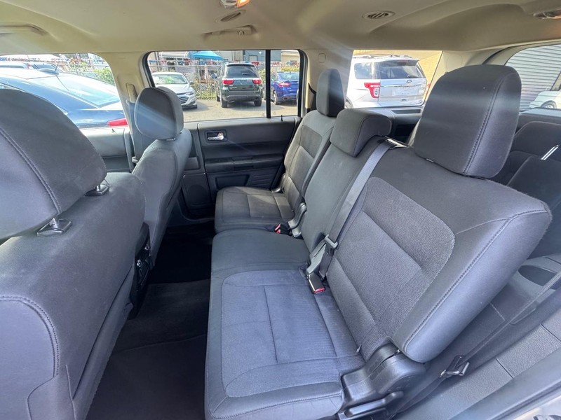 Ford Flex Vehicle Full-screen Gallery Image 06