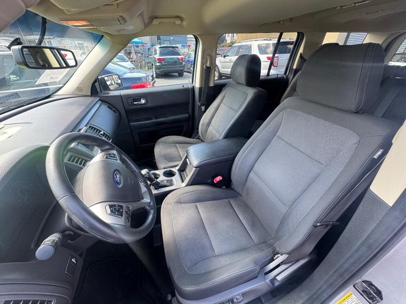 Ford Flex Vehicle Full-screen Gallery Image 08