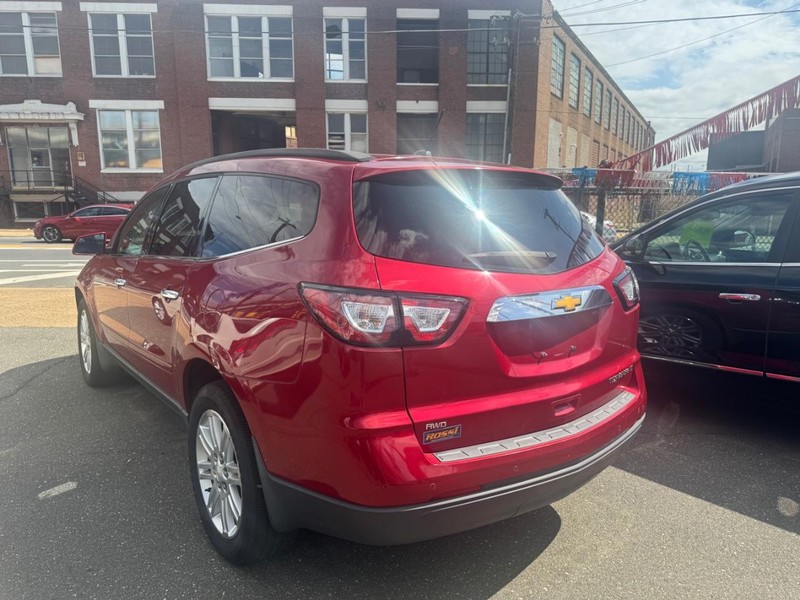 Chevrolet Traverse Vehicle Full-screen Gallery Image 03